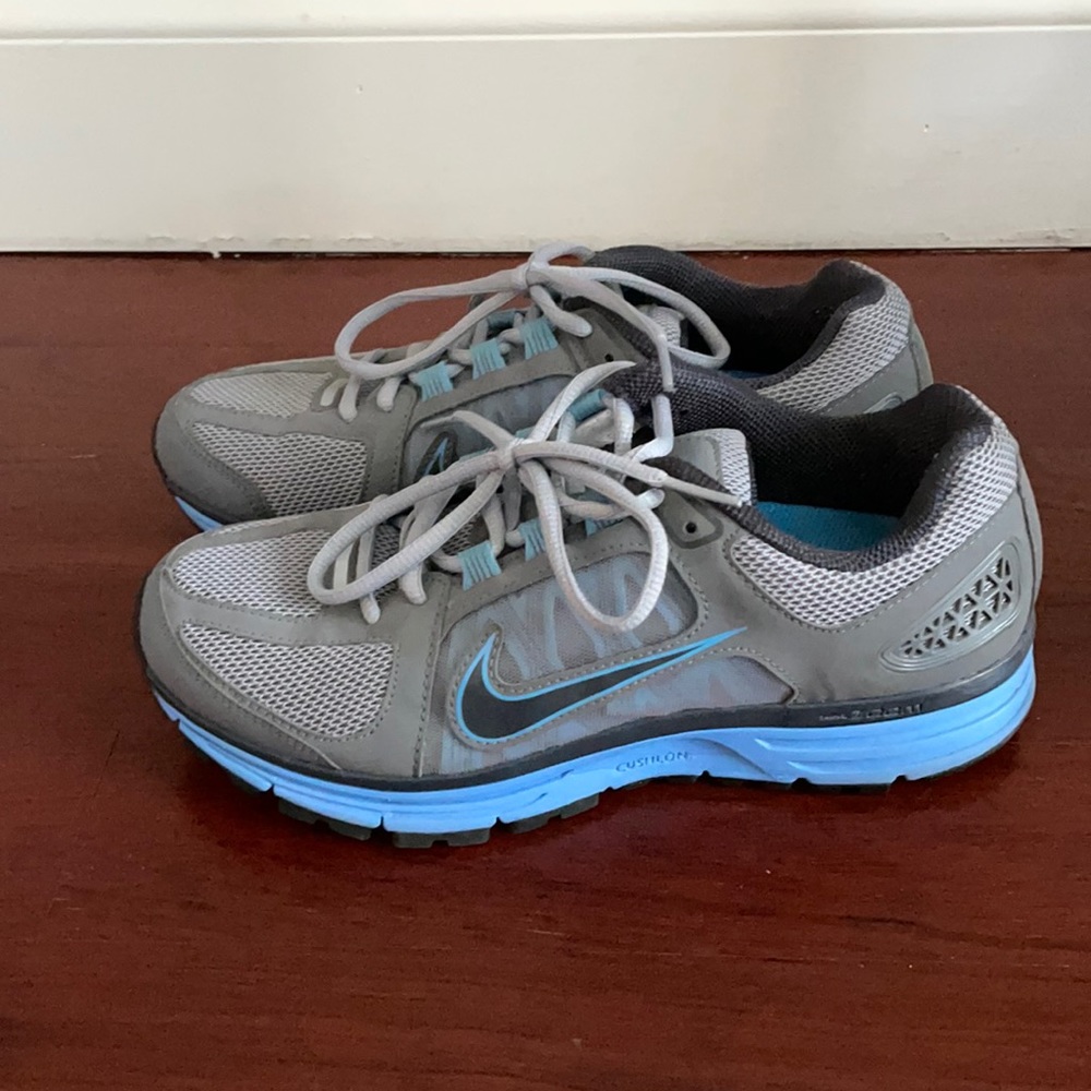 Nike running sneakers size 7.5 - worn once!